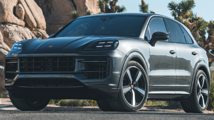 2025 Porsche Cayenne Front Left Side (Styling)