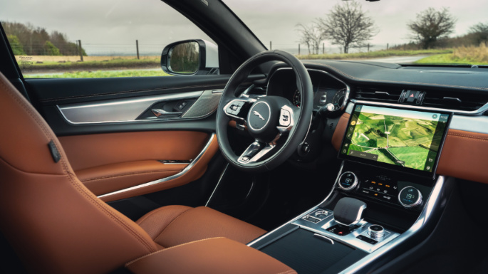 2021-jaguar-xf-int