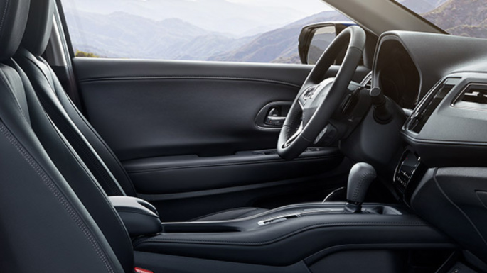 2021-honda-hrv-int
