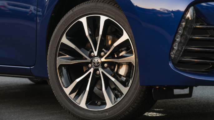 2018-toyota-corolla-image-15