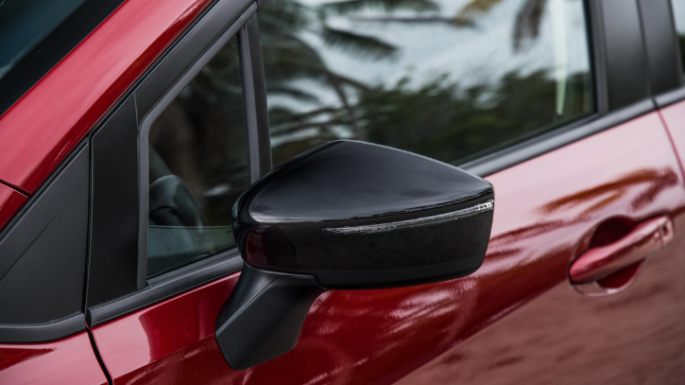 2020-nissan-versa-image-14
