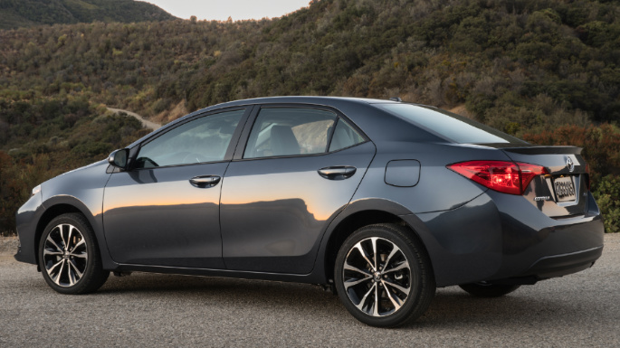 2018-toyota-corolla-image-2