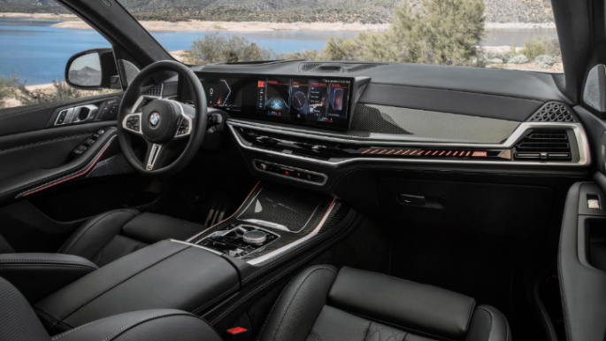 2023-bmw-x7-int
