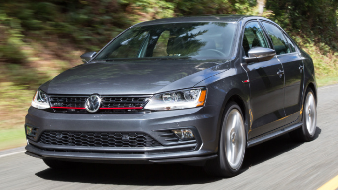 2017-volkswagen-jetta-driving-image