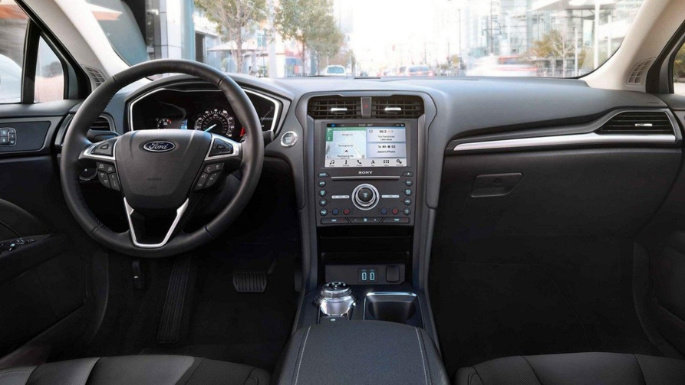 2020-ford-fusion-int