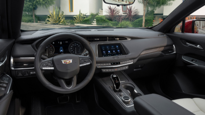 2021-cadillac-xt4-int