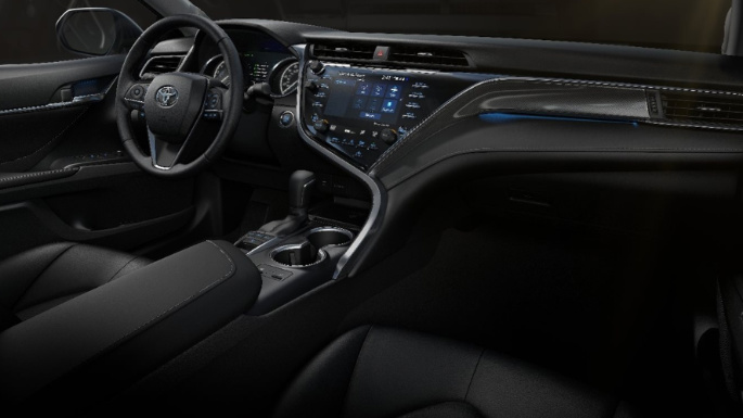 2018-toyota-camry-int