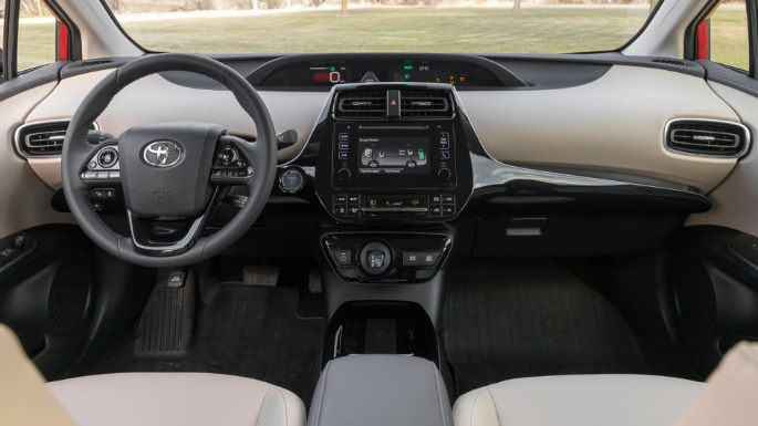 2019-toyota-prius-int