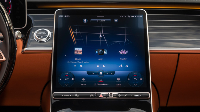 2022-mercedes-benz-s-class-tech-image