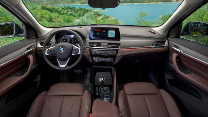 2021-bmw-x1-int