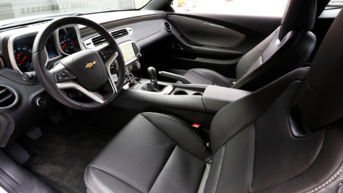 2015-chevrolet-camaro-int