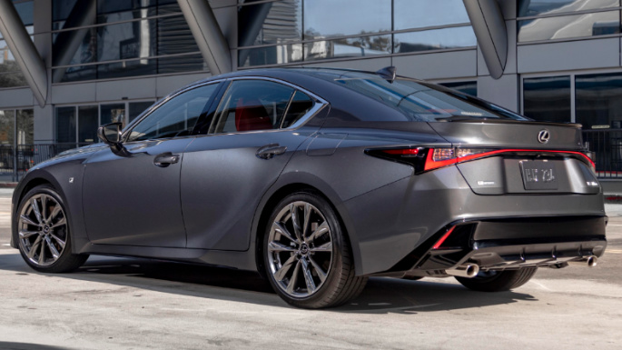 2022-lexus-is-overview-image