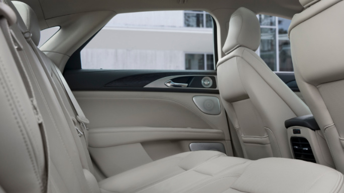 2020-lincoln-mkz-practicality-image