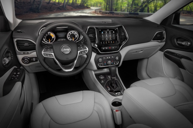 2019-jeep-cherokee-interior1