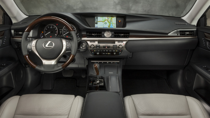 2014 Lexus ES Interior