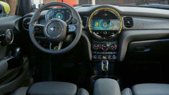 2023-mini-cooper-se-hardtop-int