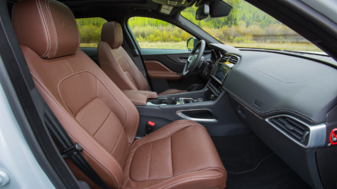 2017-2018-jaguar-f-pace-int