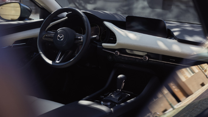 2023-mazda-mazda3-int