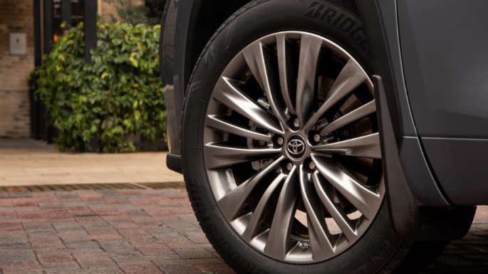 2021-toyota-highlander-image-15