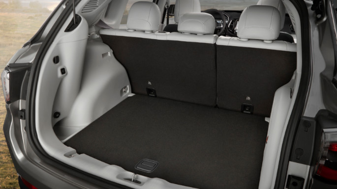 2020-jeep-compass-driving-practicality-image