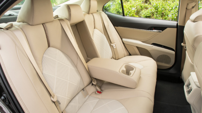 2020-toyota-camry-seats2-image
