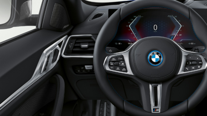 2022-bmw-i4-image-12