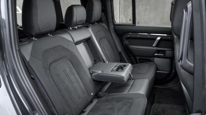 2022-land-rover-defender-v8-image-8