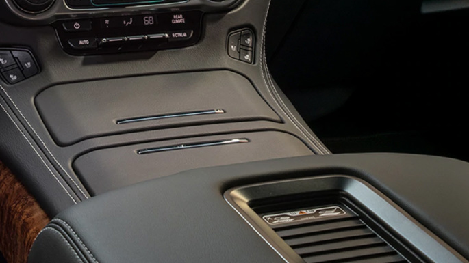 2020-chevrolet-suburban-image-13