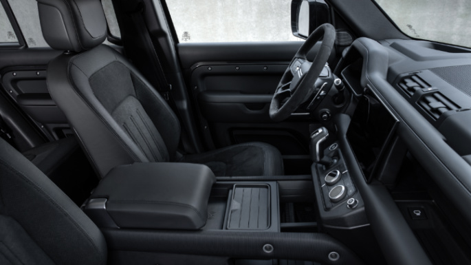 2022-land-rover-defender-v8-image-7