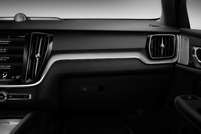 2019-volvo-s60-image-13