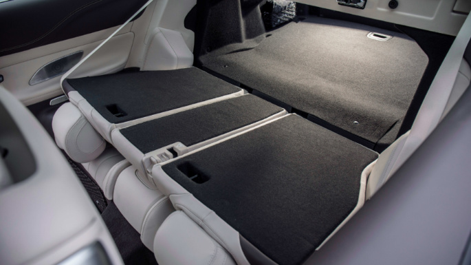 2017-mercedes-benz-e-class-image-10
