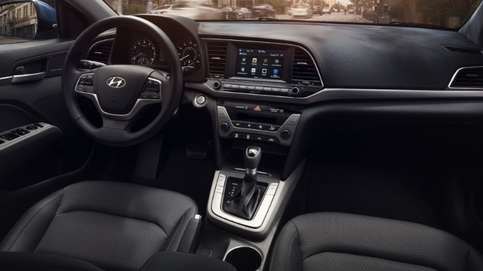 2018-hyundai-elantra-int