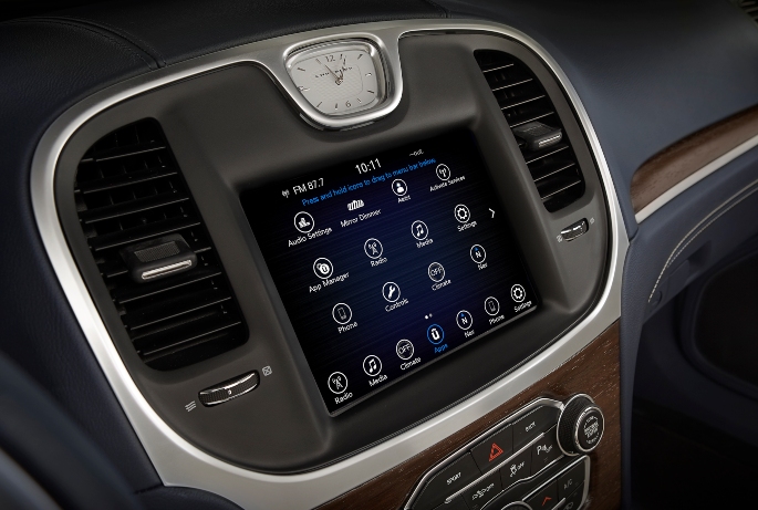 2019-chrysler-300-interior-4