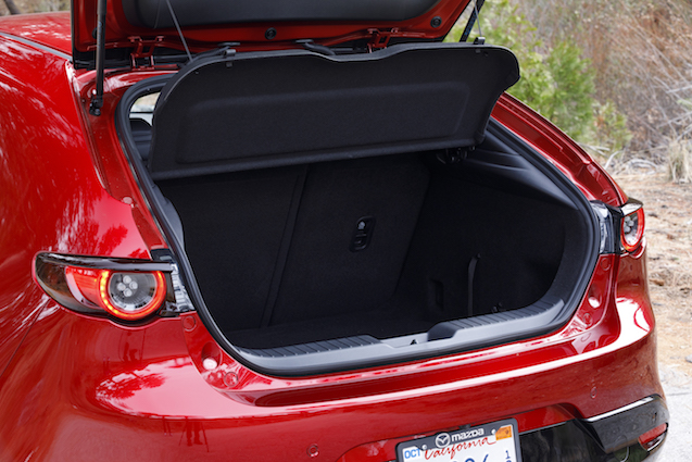 2019-Mazda3-Hatchback 26