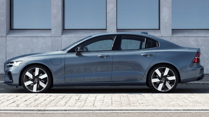 2023-volvo-s60-ext
