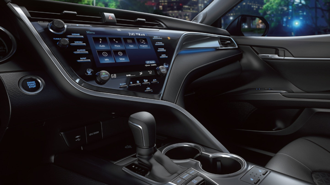 2019-toyota-camry-image-7