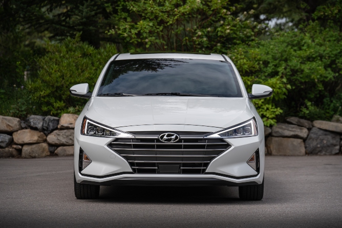 Hyundai Elantra Car Hd Wallpaper