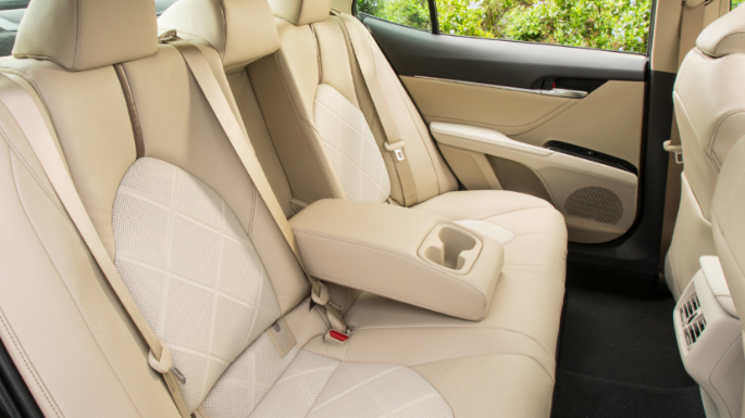 2018-toyota-camry-image-8