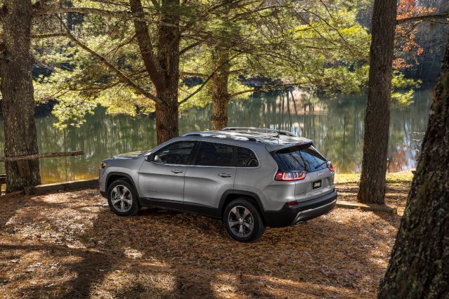 2019-jeep-cherokee-exterior2