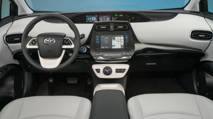 2016-toyota-prius-int