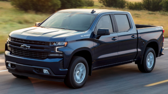2021-chevrolet-silverado-1500-driving-image