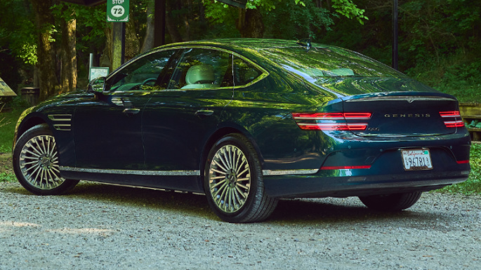 2023-genesis-g80-electric-overview-image