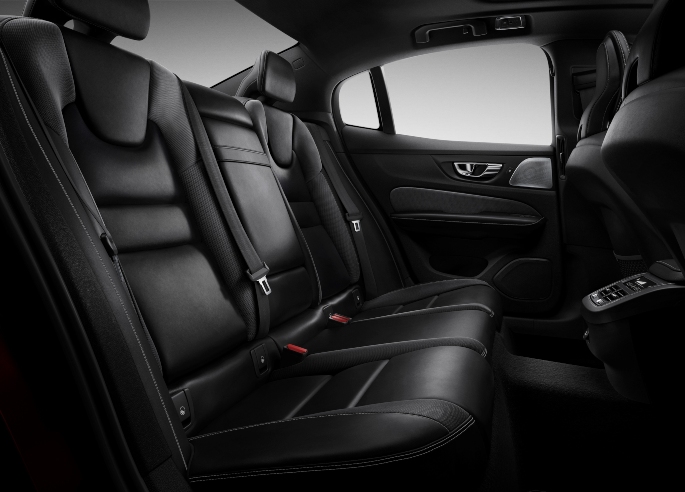 2019-volvo-s60-image-9
