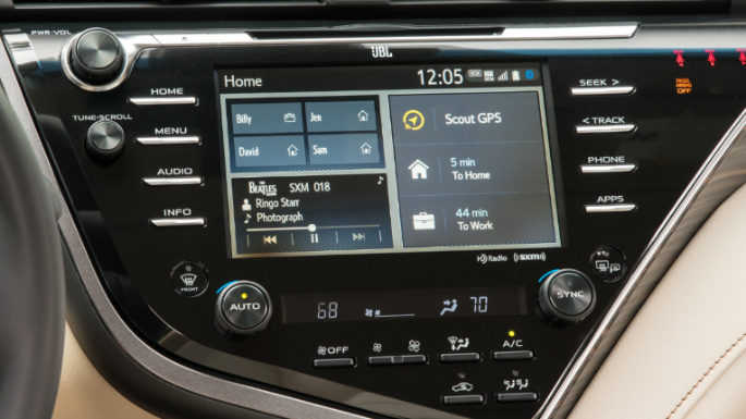 2018-toyota-camry-image-11