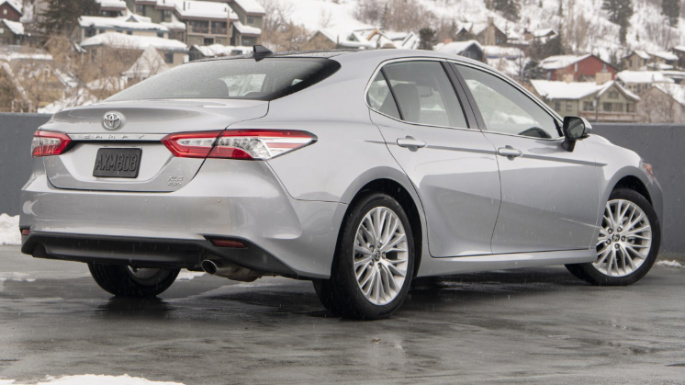 2020-toyota-camry-rear-image