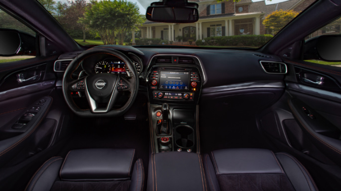 2023-nissan-maxima-int