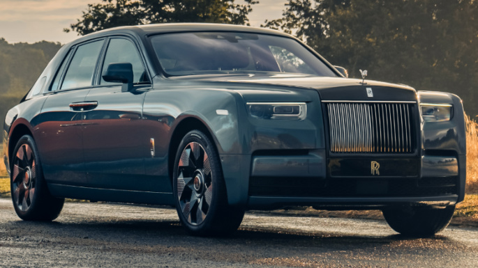 2023-rolls-royce-phantom-ext