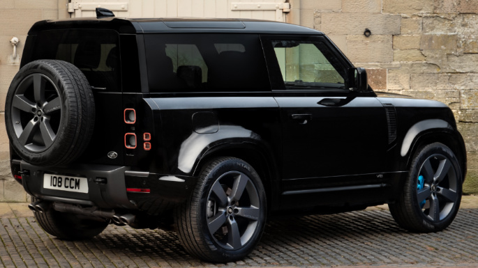 2022-land-rover-defender-v8-overview-image