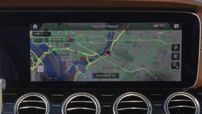 2021-mercedes-benz-e-class-tech-image