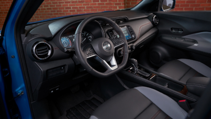 2021-nissan-kicks-int